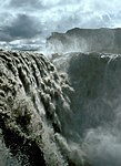 Det mäktiga vattenfallet Dettifoss ligger på nordöstra Island.