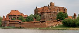 Ordensborgen Malbork, en av världens största bevarade medeltida borgar, står på Unescos världsarvslista.