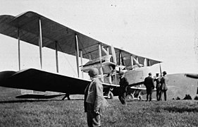 Première traversée de l'Atlantique sans escale, d'Alcock et Brown en juin 1919