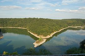 Parc du château et lac du Mervent.