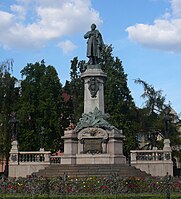 Statuia lui Mickiewicz din Varșovia