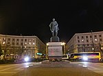 Памятник Черняховскому ночью