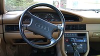 Audi 100 Interieur (hell)