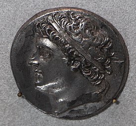 Монета в 32 литры с изображением Гиерона II