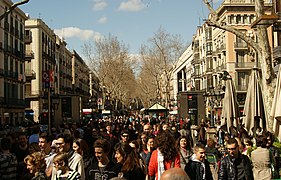 Affluence piétonnière dans la zone de La Rambla, à la station de métro Liceu, en 2011.