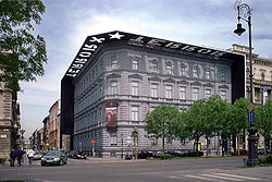 AVO:n entinen päämaja Budapestissa kuvattuna toukokuussa 2005, nykyään museo.