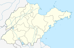 Mapa konturowa Szantungu, blisko prawej krawędzi u góry znajduje się punkt z opisem „Weihai”