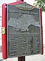 Panneau détaillant l’histoire des noms de rues de Saint-Hélier en anglais, français et jersiais