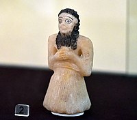 Statua dal Tesoro del tempio V di Nintu (museo dell'Iraq)