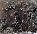 Brončani reljef u podnožju kipa s prikazom priče o Perzeju i Andromedi.