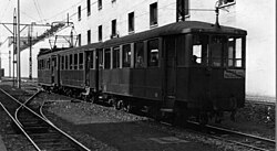 Een interlokale tram ter hoogte van het station begin jaren 50