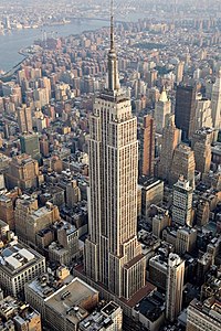 Empire State Building din New York City, de Shreve, Lamb & Harmon (1931)