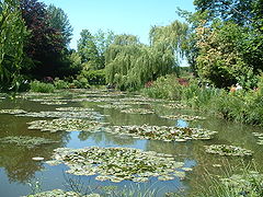 Estanque de los lirios de agua de Claude Monet en Giverny.