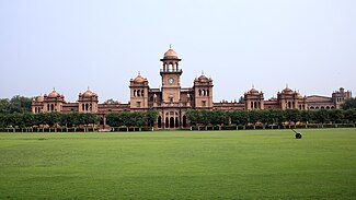 Islamia College University main building