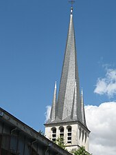 De gedraaide toren van de Saint-Rémy