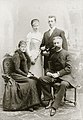 Le duc et la duchesse d'Alençon et leurs enfants (vers 1890).