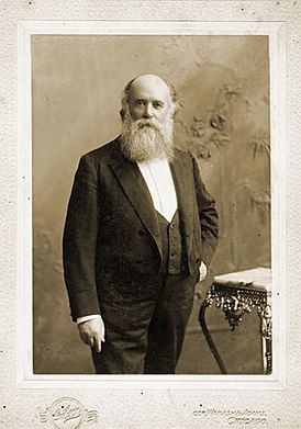 Александр Доуи. Фото приблизительно 1903 года.