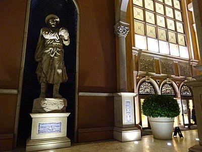 Estatua de Magallanes en el hotel Four Seasons de Macao (China).