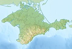 Mapa konturowa Krymu, blisko prawej krawiędzi znajduje się punkt z opisem „Cieśnina Kerczeńska”