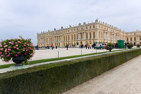 Facciata verso i giardini da sud-ovest