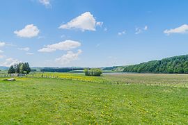 Lac des Salhiens, Nasbinals, plateau de l’Aubrac, au nord-ouest.