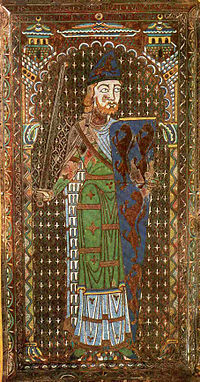 דמות אמייל של ז'ופרואה החמישי, רוזן אנז'ו מעל קברו. עיצוב מגנו נחשב למקורו הקדום ביותר של סמל אנגליה