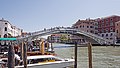 Ponte degli Scalzi i lidh njësitë Santa Croce me Cannaregio