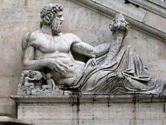 Thần thoại La Mã mô tả sông Tiber dưới tư cách của một vị nam thần tên Tiberinus cầm một sừng kết hoa quả (tượng trưng cho sự phong phú dồi dào), tượng tại Đồi Capitolinus, Roma