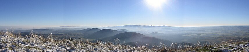 Panorama vers le sud depuis le Puy de Dôme.