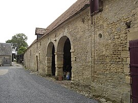 An old barn in Bazenville