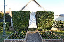 Le monument aux morts.