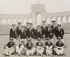 Edgar Gray als Mitglied der australischen Olympiamannschaft 1932 (sitzend, Dritter v.r.)