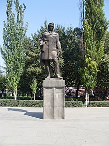 Памятник Грибоедову в Ереване (Армения)