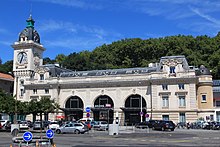 Photographie en couleurs représentant le bâtiment voyageurs de la gare de Bayonne.