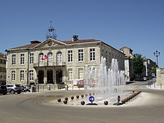 Hôtel de ville (City hall)