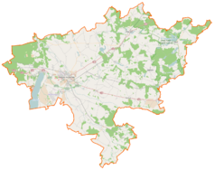 Mapa konturowa powiatu stargardzkiego, blisko centrum na lewo znajduje się punkt z opisem „Brama Młyńska”