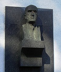 Busto di Alois Musil nella sua casa natale di Rychtářov.