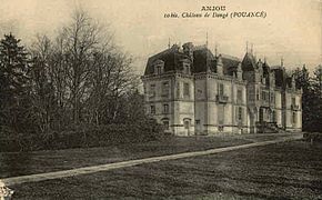 Vue de l'ouest du château de Dangé.