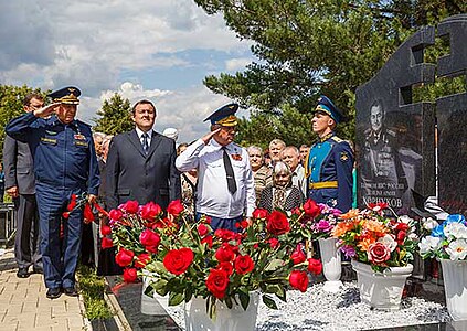 Открытие памятника бывшему главнокомандующему ВВС ВС России А. М. Корнукову, 1 июля 2015 года