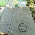 Grafzerk in arduin, begraafplaats Moerbeke