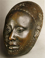 ヨルバ人の頭部ブロンズ像、イフェ（ナイジェリア）。12世紀