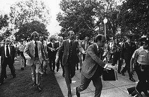 محاولة اغتيال الرئيس الأمريكي جيرالد فورد خارج كابيتول ولاية كاليفورنيا في ساكرامنتو (كاليفورنيا) ، 5 سبتمبر 1975