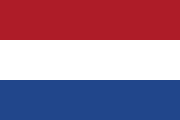 يعدّ علم هولندا من أقدم الأعلام المستخدمة (1572)، وهو أوّل علم وطني تضمّن ألوان الأبيض والأحمر والأزرق.