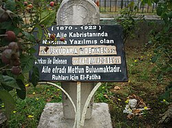 Selamsız'da bir mezarlık