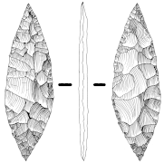 Punta foliácea (en forma de hoja de laurel) con talla bifacial por presión (Solutrense)