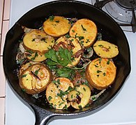 Pommes de terre à la lyonnaise.