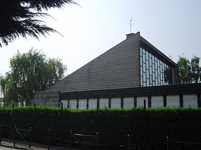 La synagogue.