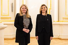 スロバキアの大統領ズザナ・チャプトヴァー大統領と（2022年5月31日）[34][35]