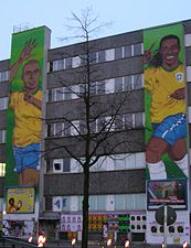 Graffiti monumental de Ronaldo et Ronaldinho en 2006.