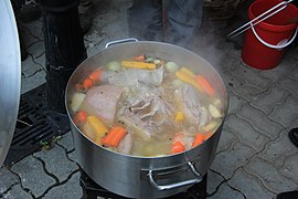 Kesselfleisch, die kleine Schwester der Schlachtschüssel, Spezialität am Faschingsdienstag